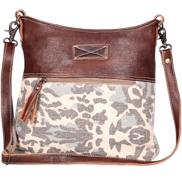 Myra Bag Leather & Canvas Crossbody Naive Purse w Camo Print & Pockets 16" x12" - Picture 1 of 14
